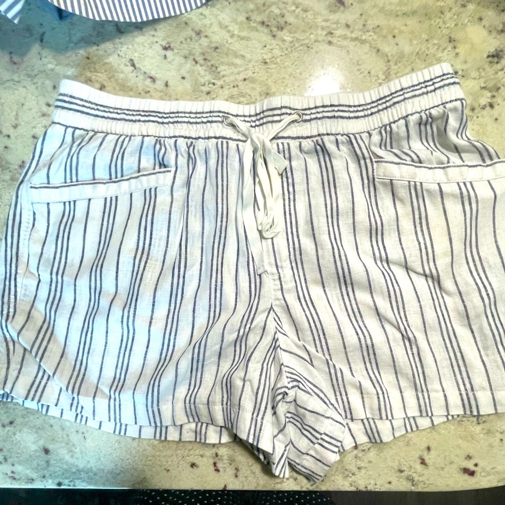 GAP High Waist White and Blue Striped Shorts